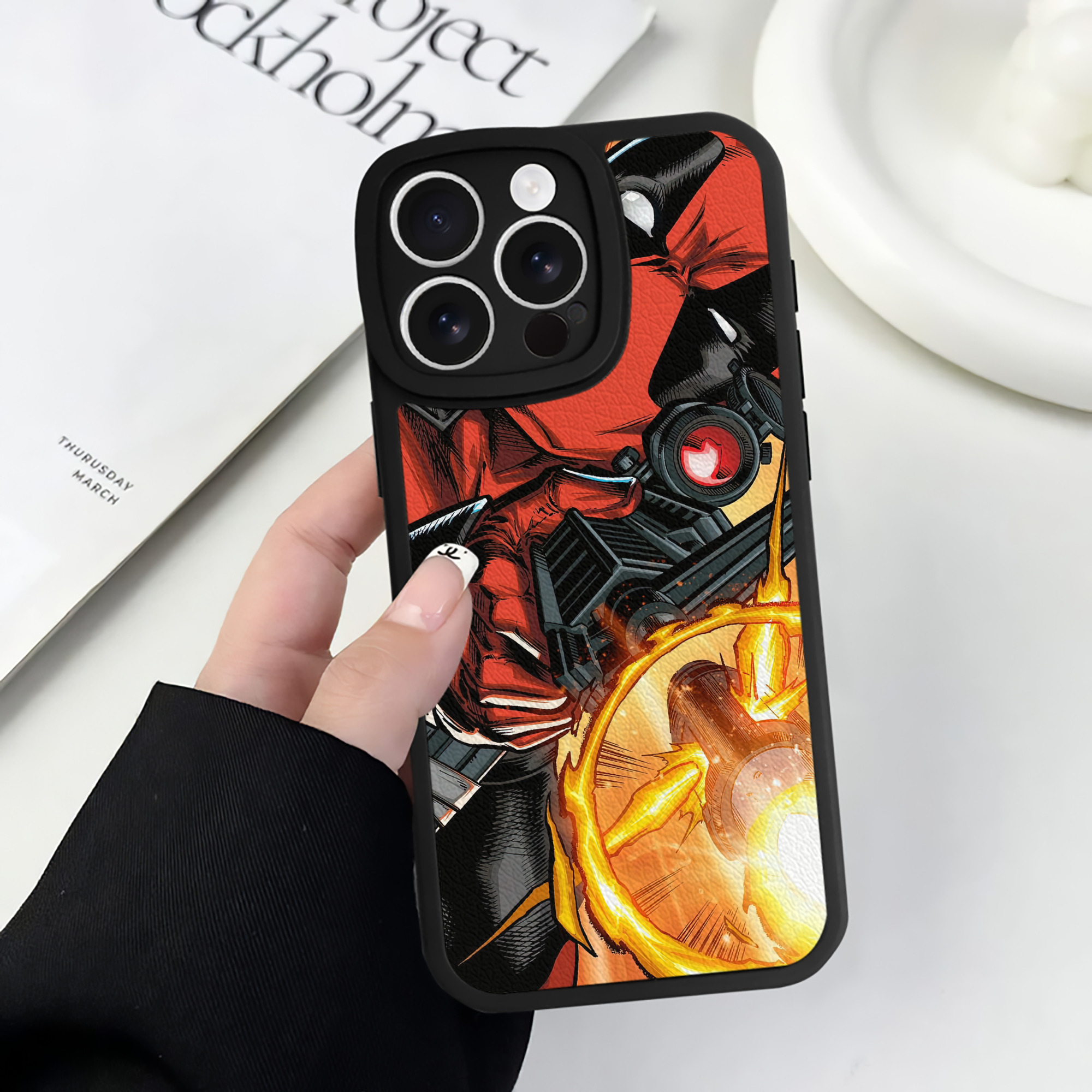 （画像用） Deadpool デッドプール 【iPhone 16シリーズ対応】シリコンスマホケース（レザー調） 材質：シリコン